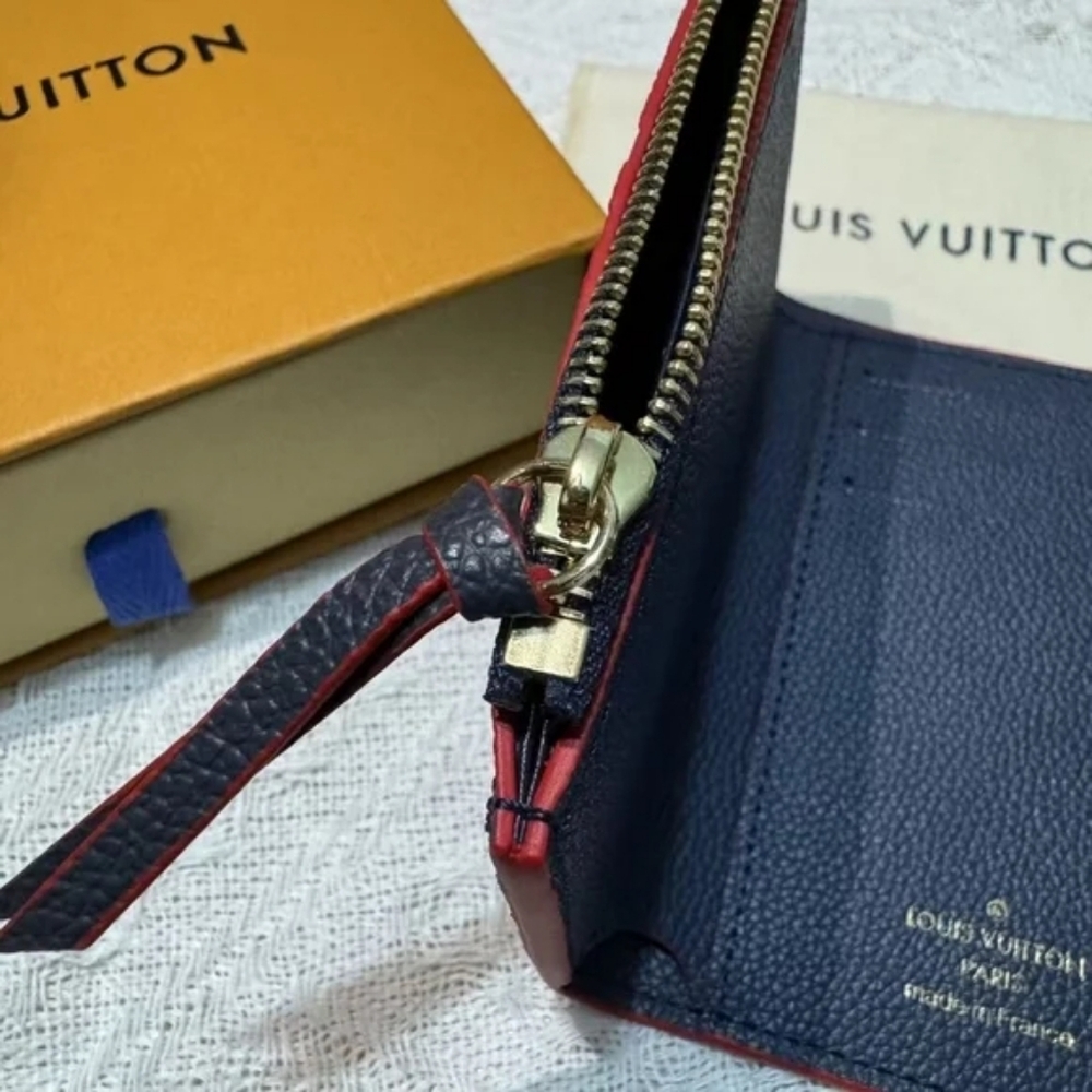 Louis Vuitton Victorine Wallet - Picture 6 of 8